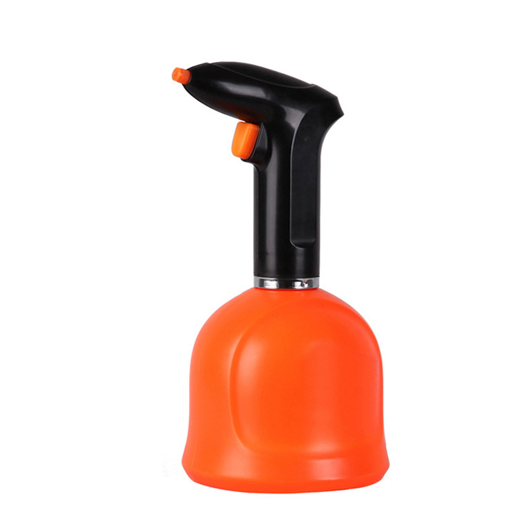 Для чего используется портативный садовый распылитель?